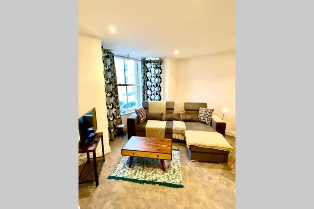 Stunning New Apartment Set In St Leonards On Sea Hollington  Exteriör bild